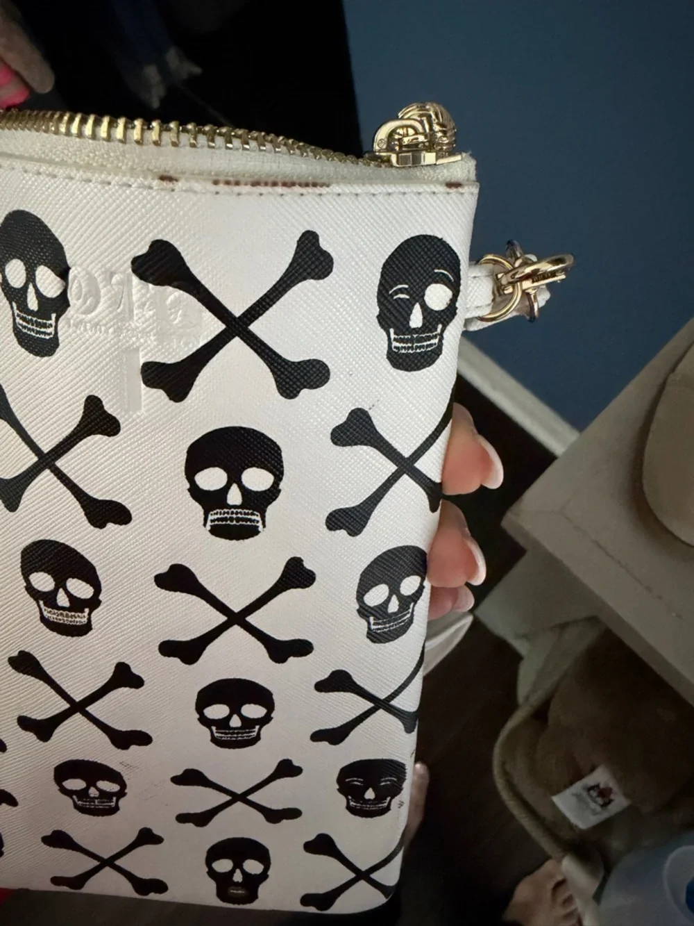 OTG 247 "On The Go" crossbody wristlet skull & bones *notes - Picture 4 of 6